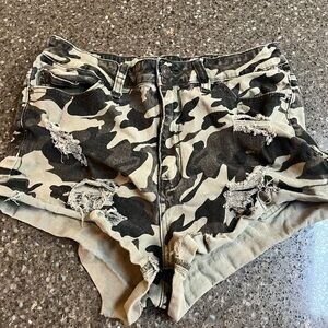 Rue21 Camouflage Distressed High Rise Cheeky Denim Shorts Size 14 Booty Hot